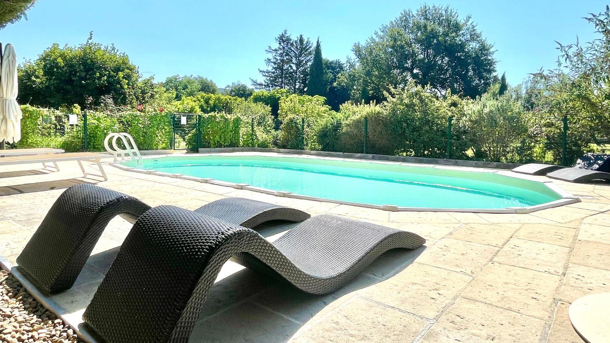 Rendez-Vous Avec Les Cigales - Gite 6 Personnes 100M2 - Piscine Privee - Climatisation Cheval Blanc Exterior foto