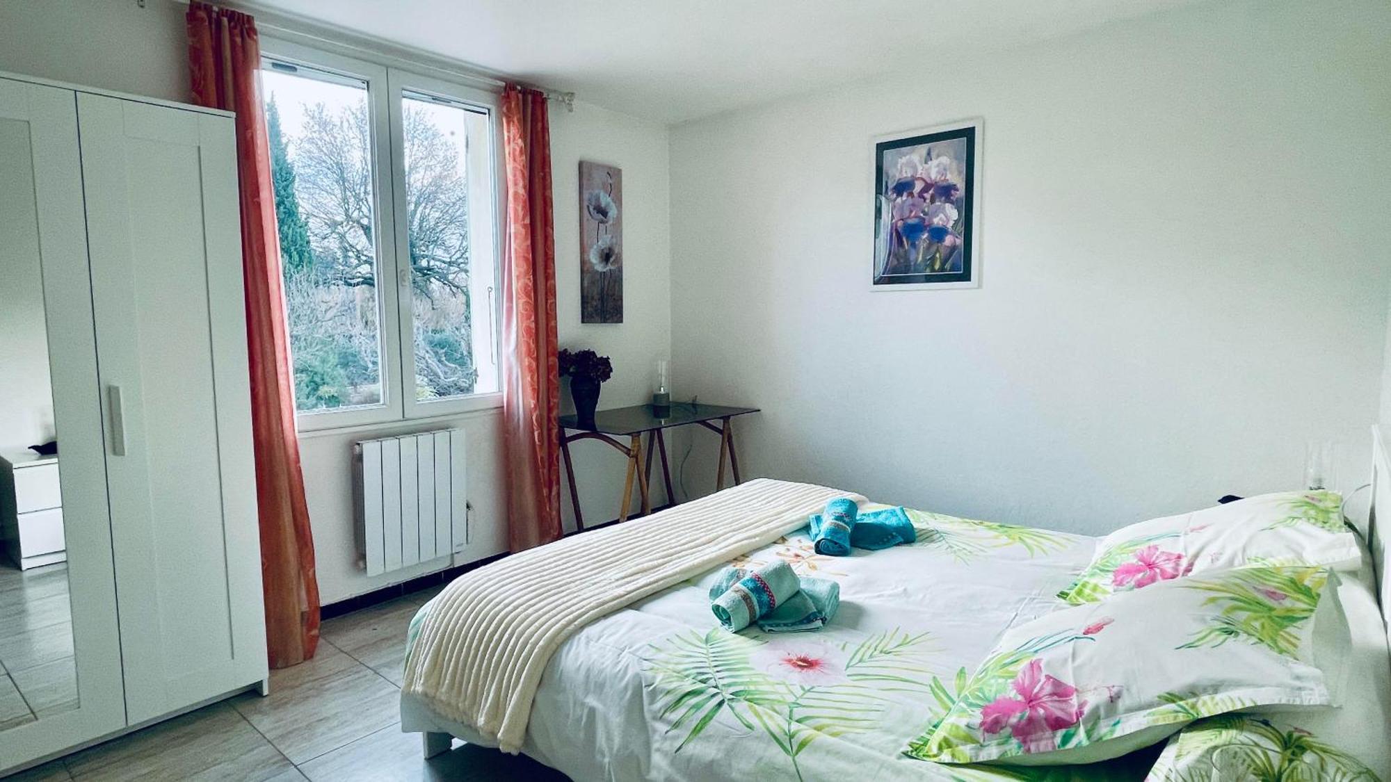 Rendez-Vous Avec Les Cigales - Gite 6 Personnes 100M2 - Piscine Privee - Climatisation Cheval Blanc Exterior foto
